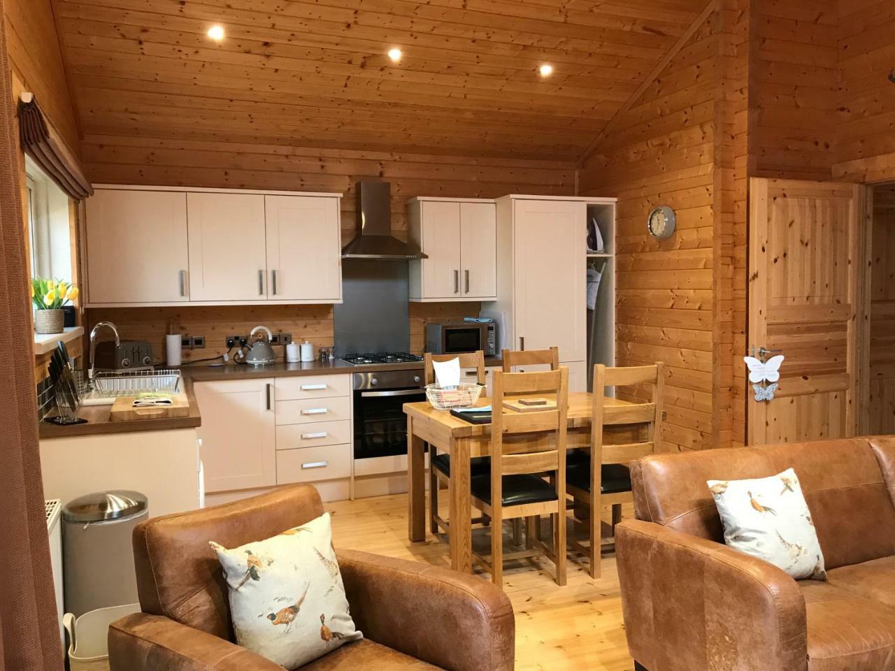 Holiday home Hollybush